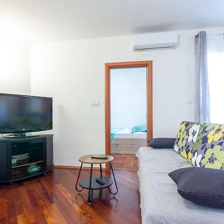 Nika Aparment With Large Balcony And Bbq Apartment *