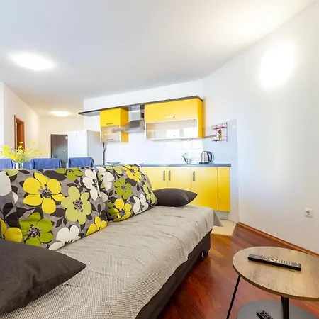 Nika Aparment With Large Balcony And Bbq Apartment *