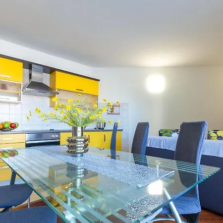 Nika Aparment With Large Balcony And Bbq Apartment Zadar