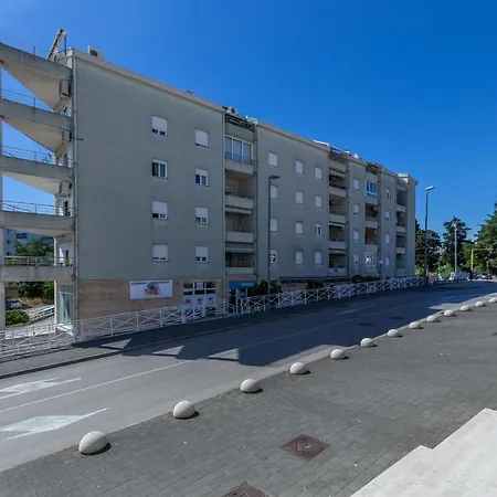 Nika Aparment With Large Balcony And Bbq Apartment *