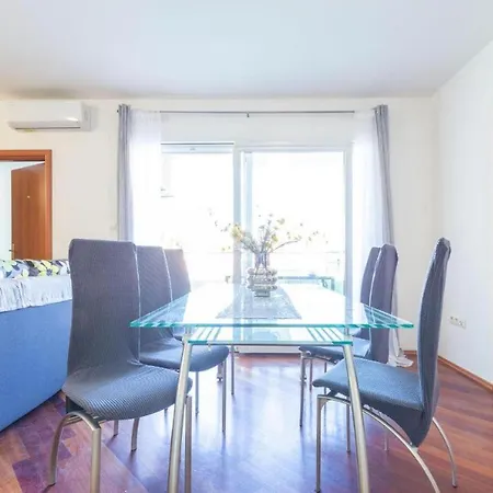 Nika Aparment With Large Balcony And Bbq Apartment *
