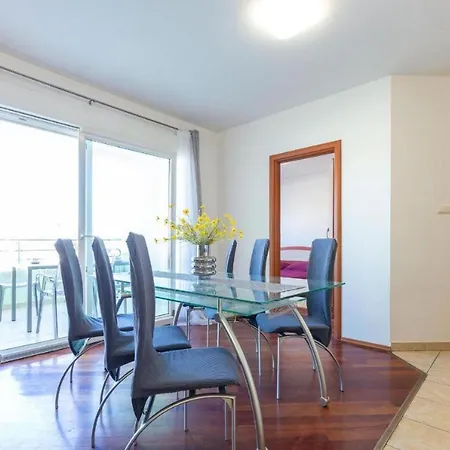 Nika Aparment With Large Balcony And Bbq